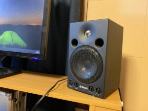 240円でスピーカーの音を良くする方法【2分で完了】